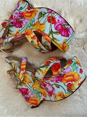 Luichiny Multicolor Floral Platform Sandals — Pink, Orange & Yellow